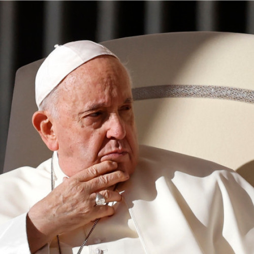 Starea de sănătate a papei se îmbunătățește