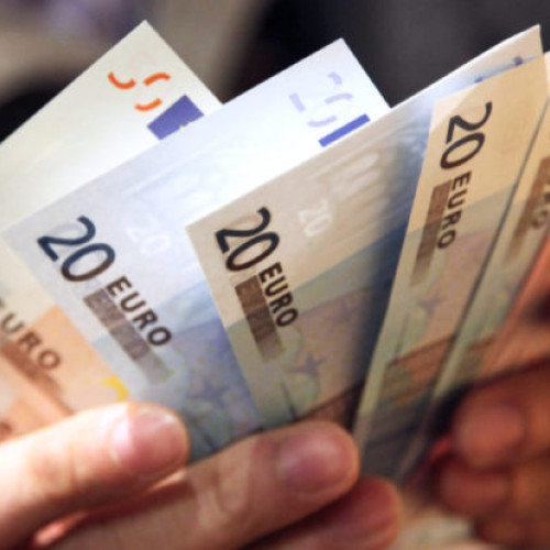 Sucevean înșelat de un necunoscut la un schimb valutar