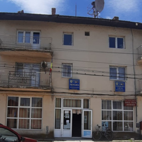 Petiție împotriva închiderii școlii din Costești