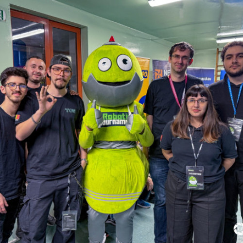 Echipa de robotică TOR câștigă locul I la concursul din Polonia