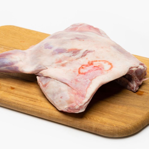 Cantitate mare de carne de miel fără acte, oprită la intrarea în București