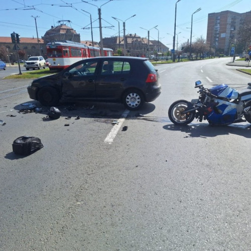 Accident grav între un autoturism și o motocicletă în Arad