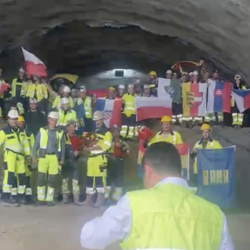 Tunelul Curtea de Argeș de pe autostrada Sibiu-Pitești a fost complet forat