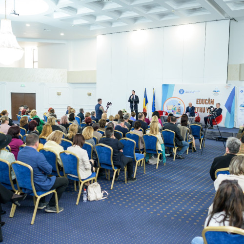 Urmărește-ne pe Google News