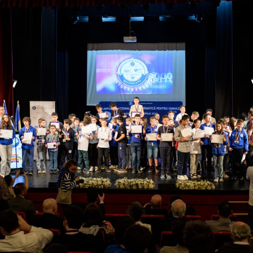 Festivitatea premiilor Olimpiadei Naționale de Informatică la Teatrul "Mihai Eminescu" din Botoșani