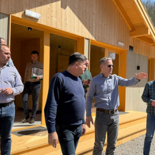 Campinge moderne amenajate în Bihor, pentru turiști și natură