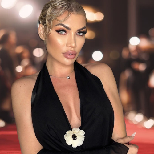 O tânără din Botoșani participă la un show de modă în Abu Dhabi