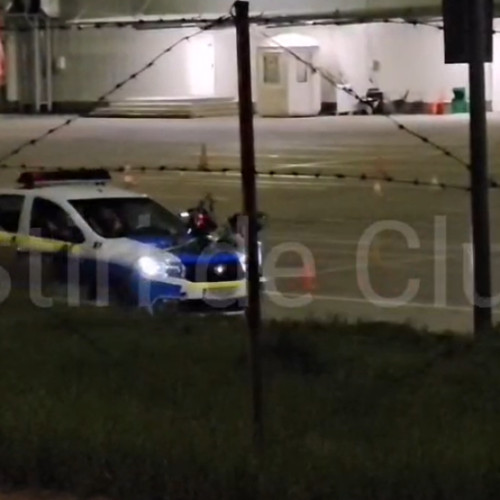 Imagini misterioase lângă VIVO Cluj: o mașină de poliție sau filmare nocturnă?