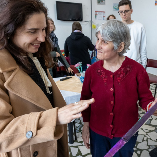 Seniorii de la Caminul &quot;Sf. Spiridon&quot; s-au bucurat de arta studentilor
