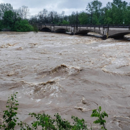Ploile abundente cauzează haos în nordul Italiei și sudul Elveției