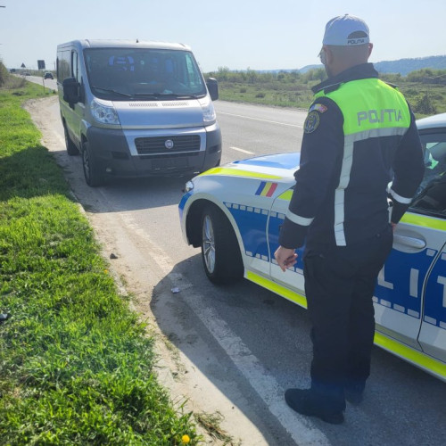 Tânăr amendat pentru transport persoane neautorizat
