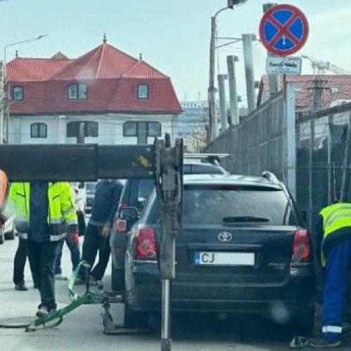Sofer din Cluj prins parcând ilegal sub semnul "oprire interzisă"