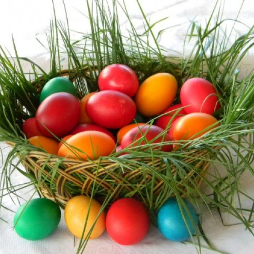 Lumina divină aduce liniște în suflete de Paște