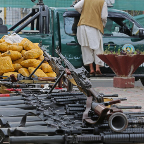 Talibanii au pierdut o jumătate de milion de arme în Afganistan