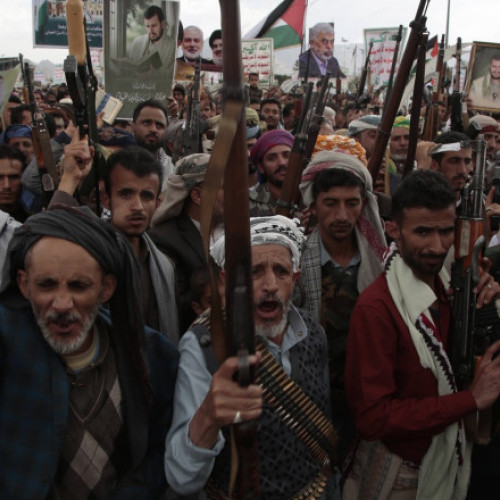 Rebelii houthi revendică atacuri împotriva Israelului și a navelor americane în Marea Roșie