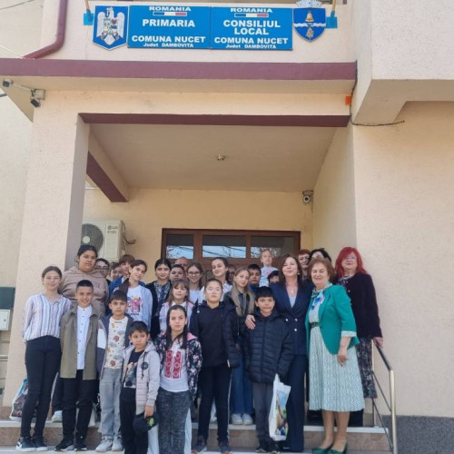 Ieșirea iepurașului în Joia Mare, la Nucet