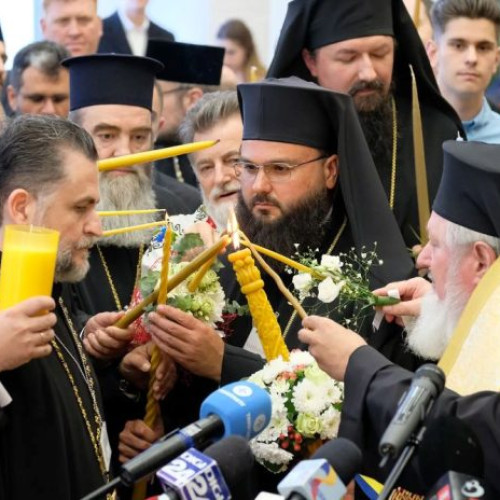 Continuarea tradiției Sfintei Lumini de la Ierusalim în Anul Centenar al Patriarhiei Române