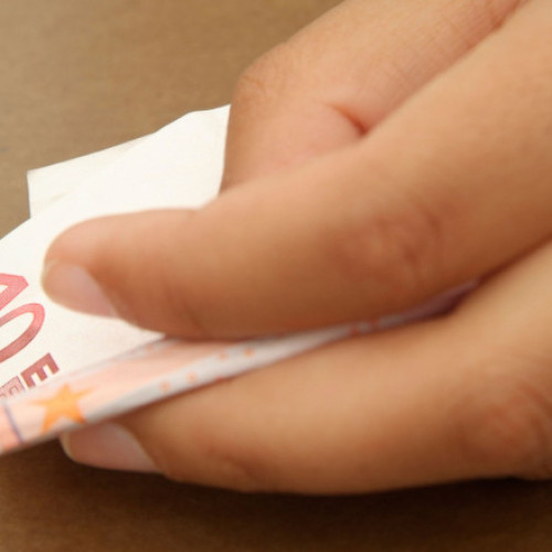 Un militar francez descoperă un cont de economii uitat după 20 de ani