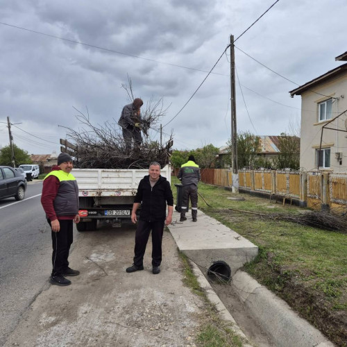 Locuitorii din Petrești se pregătesc pentru Paște cu o comună curată