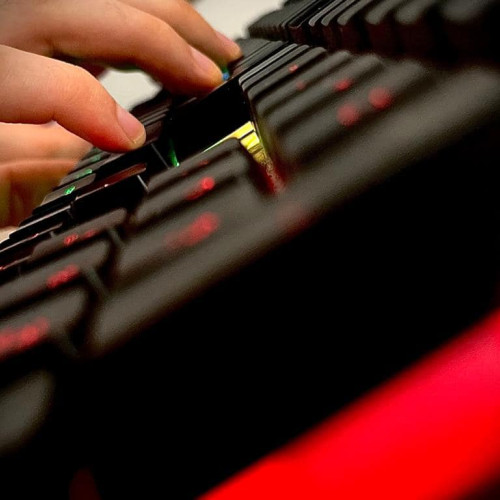 Escrocii folosesc metode noi pentru furturi telefonice în preajma sărbătorilor de Paște