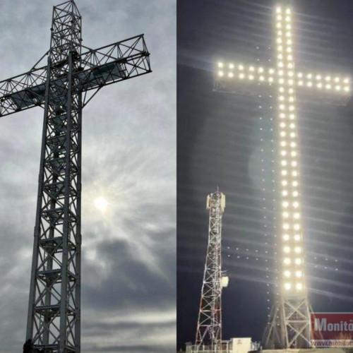 O nouă cruce monumentală a fost iluminată în comuna Ibanesti
