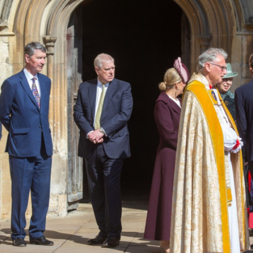 Prințul Andrew reapare la slujba de Paște de la Castelul Windsor