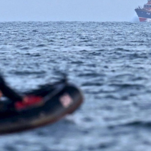 Companii chineze promovează barci gonflabile pentru migranți, avertizează autoritățile britanice