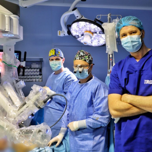 Prima reconstrucție mamară robotică din România, realizată la IRO Iași