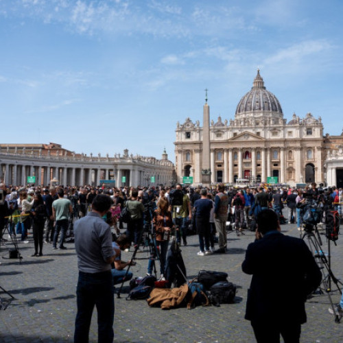 Cardinalii Radcliffe și Nichols își exclud posibila succesiune la papalitate
