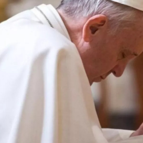 Papa Francisc a murit în urma unui accident vascular cerebral