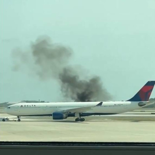 Avion Delta Air Lines evacuat de urgență pe aeroportul din Orlando