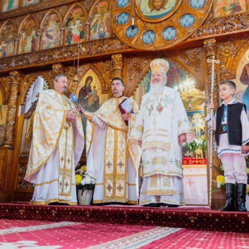 Distincții acordate de IPS Andrei la Biserica Protopopiatului Coroana
