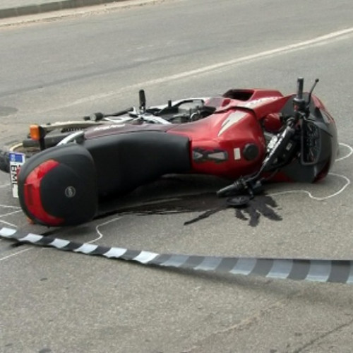 Motociclist lovit de fulger, salvat de echipajele de urgență