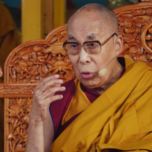 Dalai Lama transmite condoleanțe după decesul papei Francisc