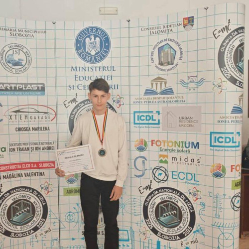 Emilian Adascalitei, medaliat cu bronz la Olimpiada de Fizică