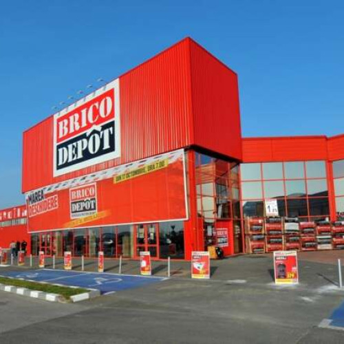Altex România preia Bricostore România