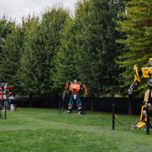 Expoziția cu giganti animatronici în municipiul Botoșani