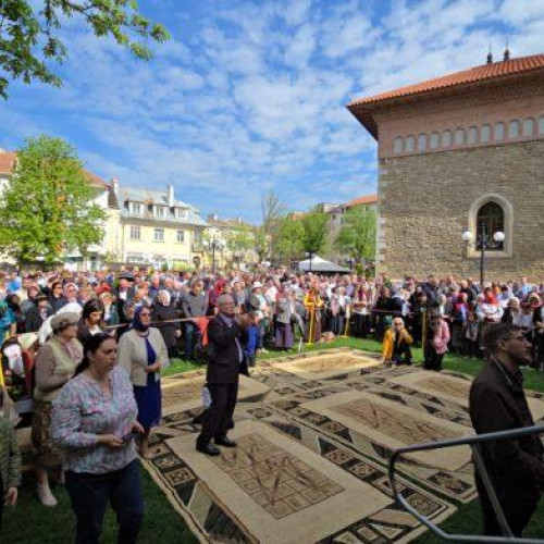 Sute de credincioși la Biserica Sfantul Gheorghe din Botoșani
