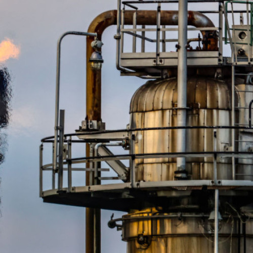 Rusia își revizuiește previziunile veniturilor din exporturile de petrol și gaze