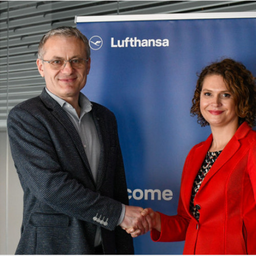 Semnarea contractului pentru zborurile Oradea - Munchen