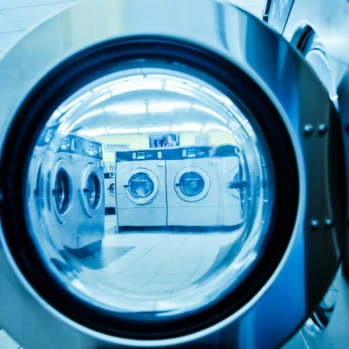 Pro și contra: Mașina de spălat cu uscător versus clasică