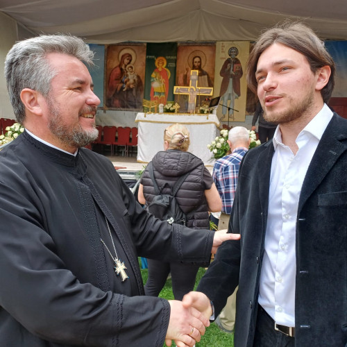 Fiul unui preot din Botoșani a creat un cor religios pentru tineri