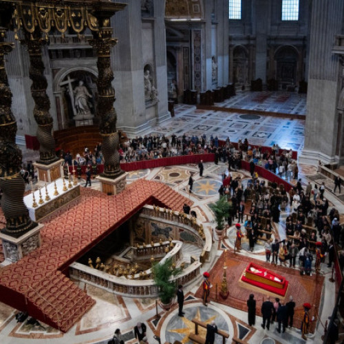 Vaticanul se pregătește pentru funeraliile papei Francisc