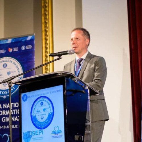 Profesorii din România suportă cheltuieli din propriul buzunar la Olimpiada de Informatică