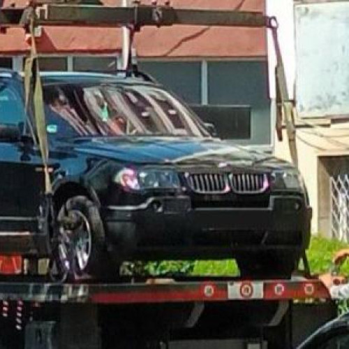 Incident amuzant cu o mașină parcată aiurea, reacții pe rețelele sociale