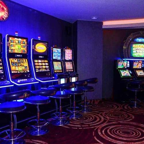 Jaful de la sala de jocuri din Bacău: doi suspecți audiați