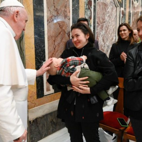 Papa Francisc explică creștinismul într-un nou volum publicat