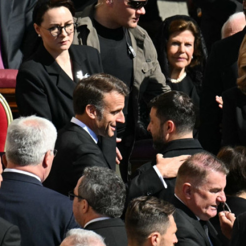 Discuții pentru pace între Zelenski și Macron la Roma