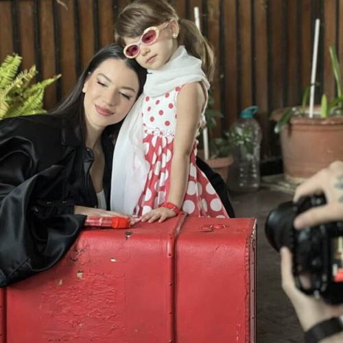 Ecaterina Codreanu, o mică Cleopatra în noul videoclip "Ghita (Remake)"