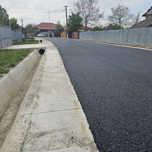 Modernizarea infrastructurii rutiere din Dărmănești continuă
